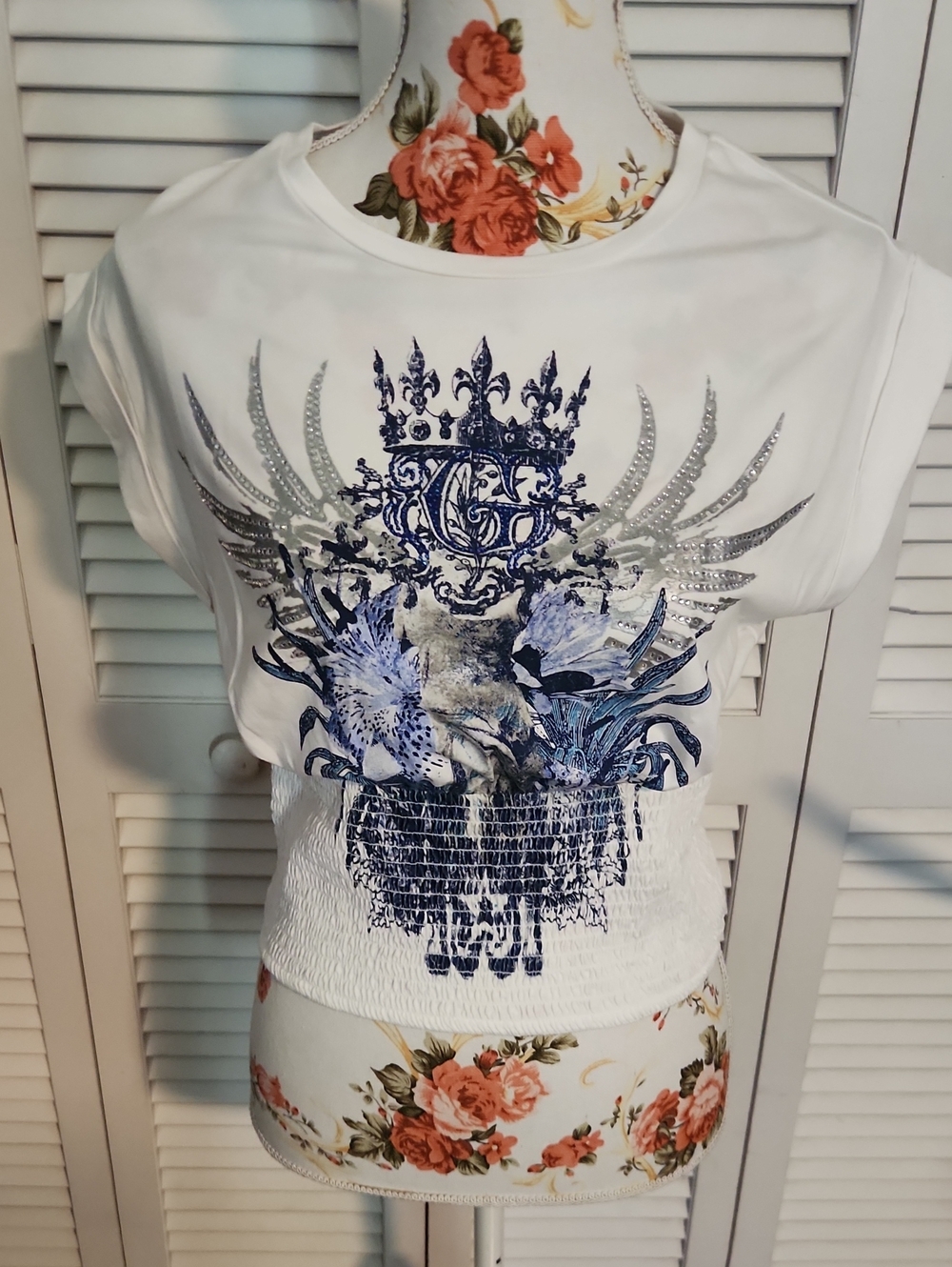 Guess White Short-Sleeve Crop Top with Blue and Silver Graphic